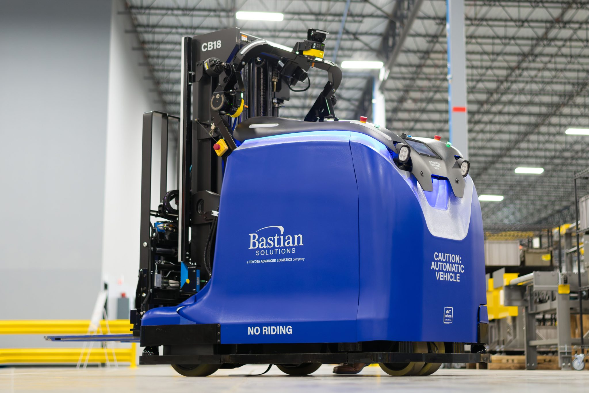 CB18 Automated Guided Forklift - Image 2