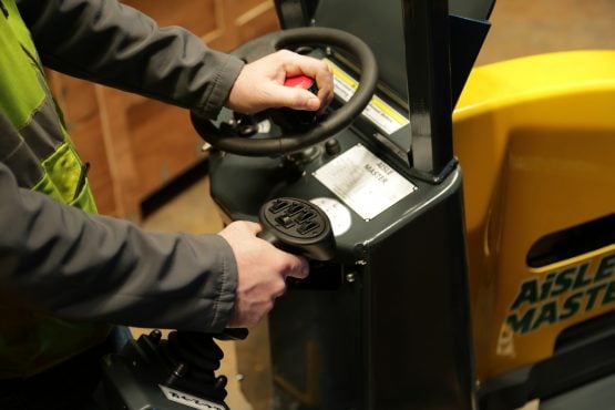 Aisle Master Order Picker - Image 4