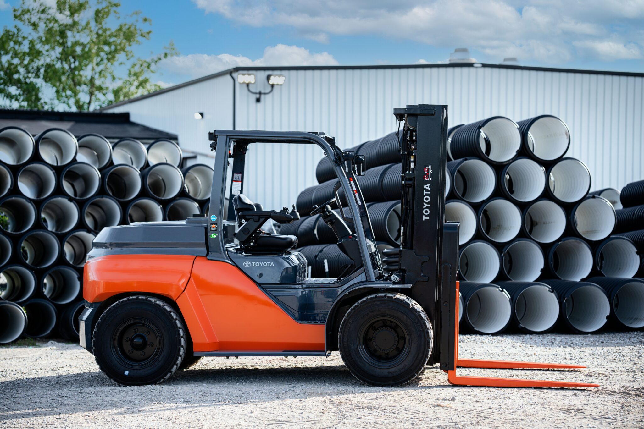 Integrated Large Electric Pneumatic Forklift - Image 4