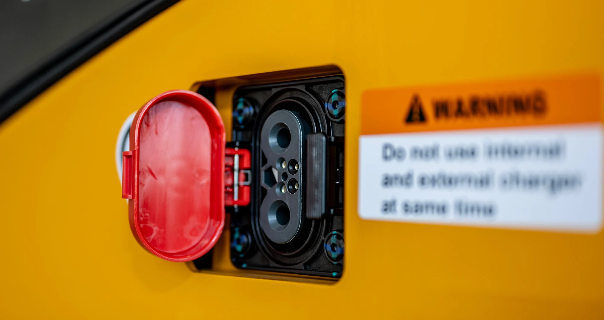 LCE50S - Integrated Lithium-ion Four-Wheel Cushion Electric Forklift - Image 3