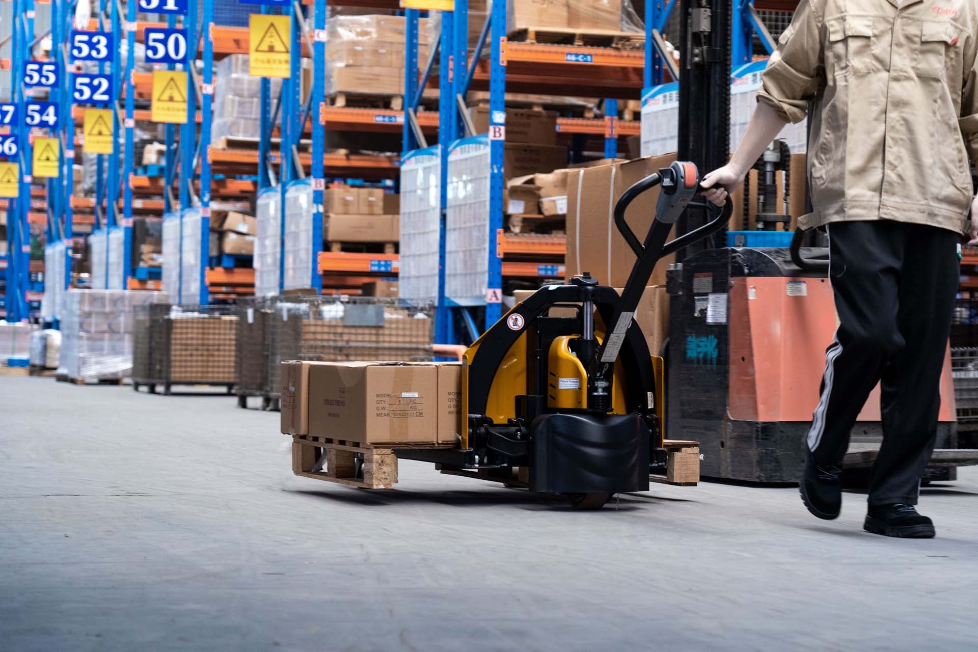 LPT26 - Integrated Lithium-Ion Pallet Jack - Image 5