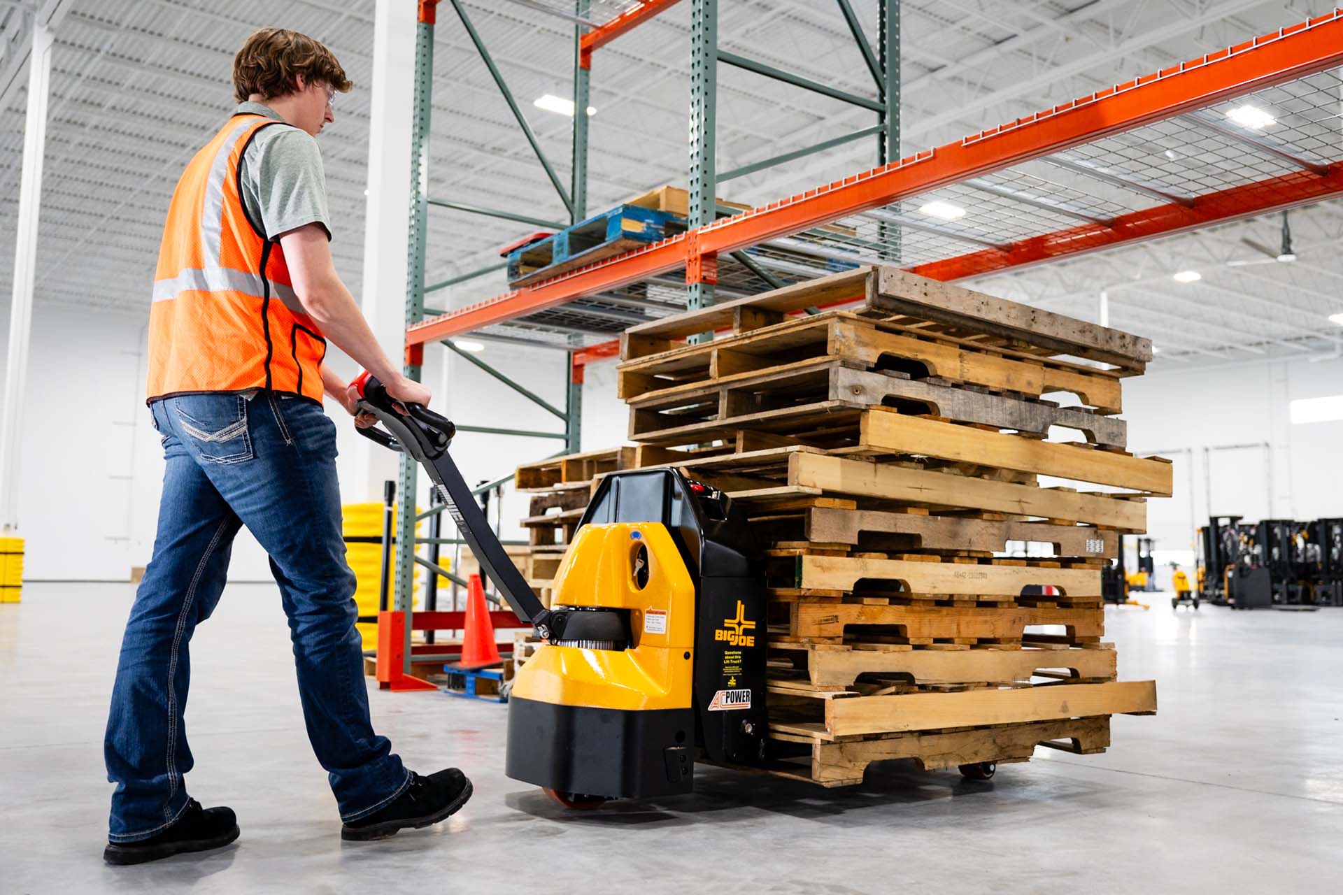D40 - Electric Delivery Pallet Truck - Image 5