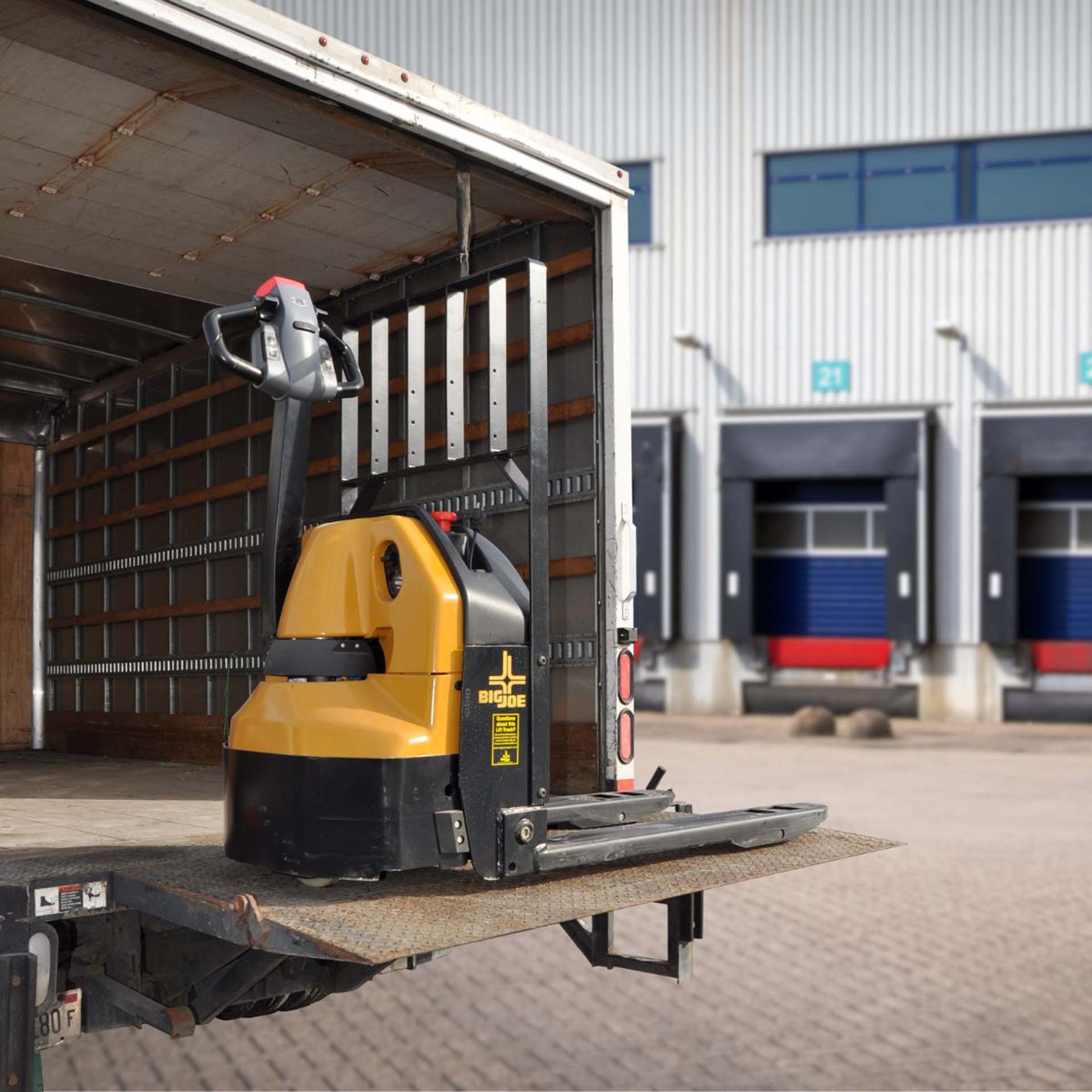 D40 - Electric Delivery Pallet Truck - Image 4