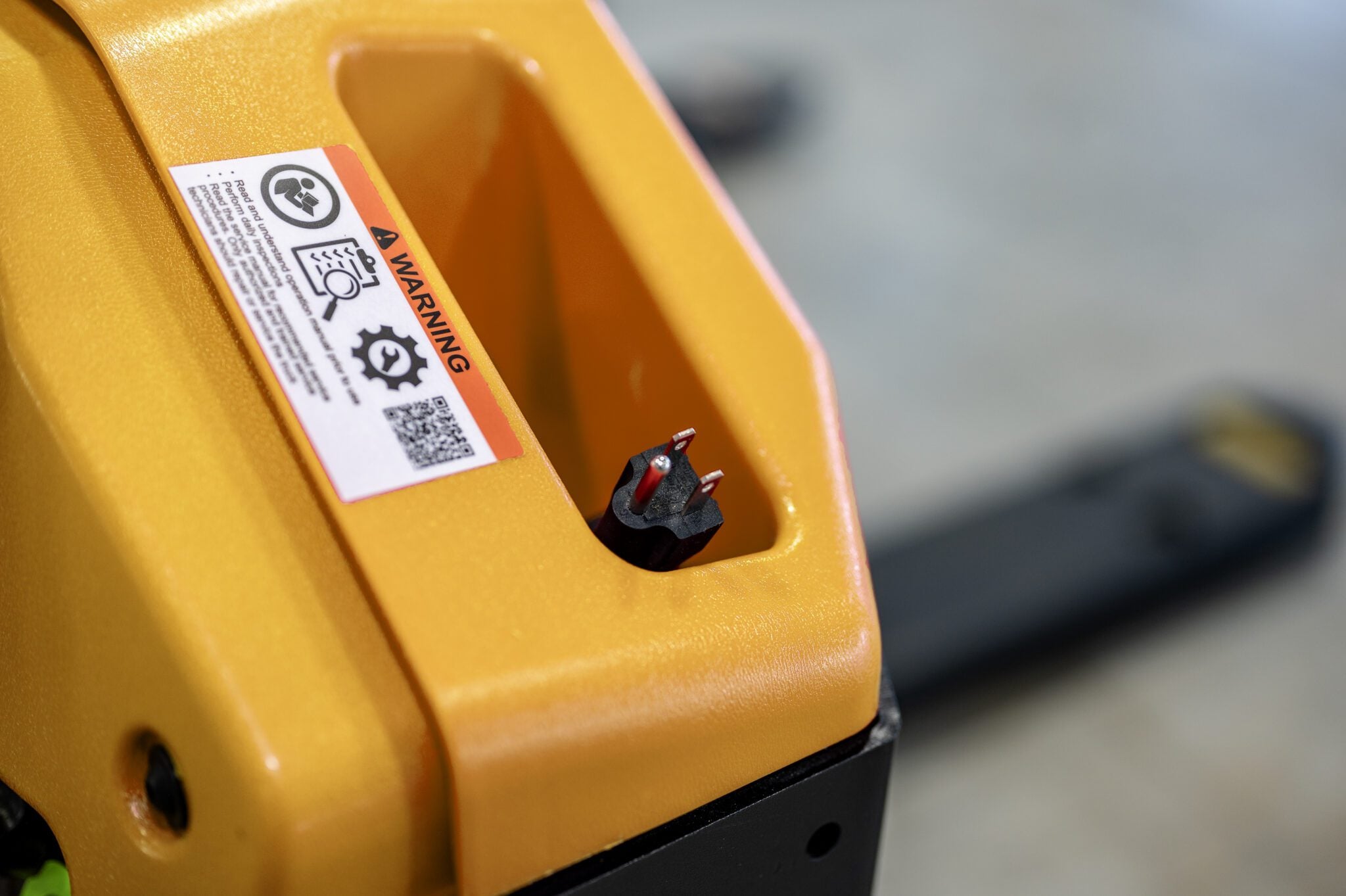 LPT45 - Integrated Lithium-Ion Pallet Truck - Image 2