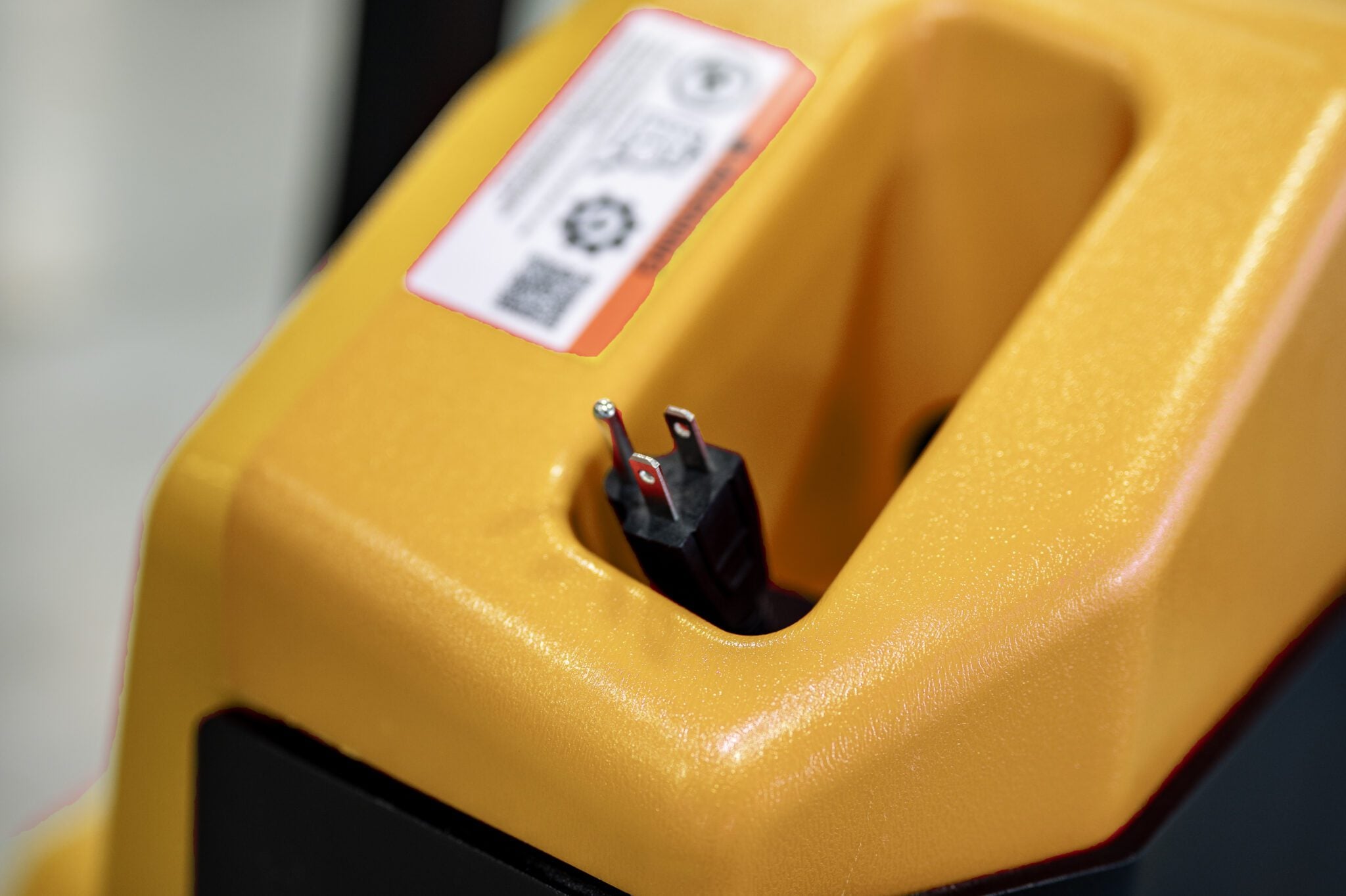 LPT45 - Integrated Lithium-Ion Pallet Truck - Image 3